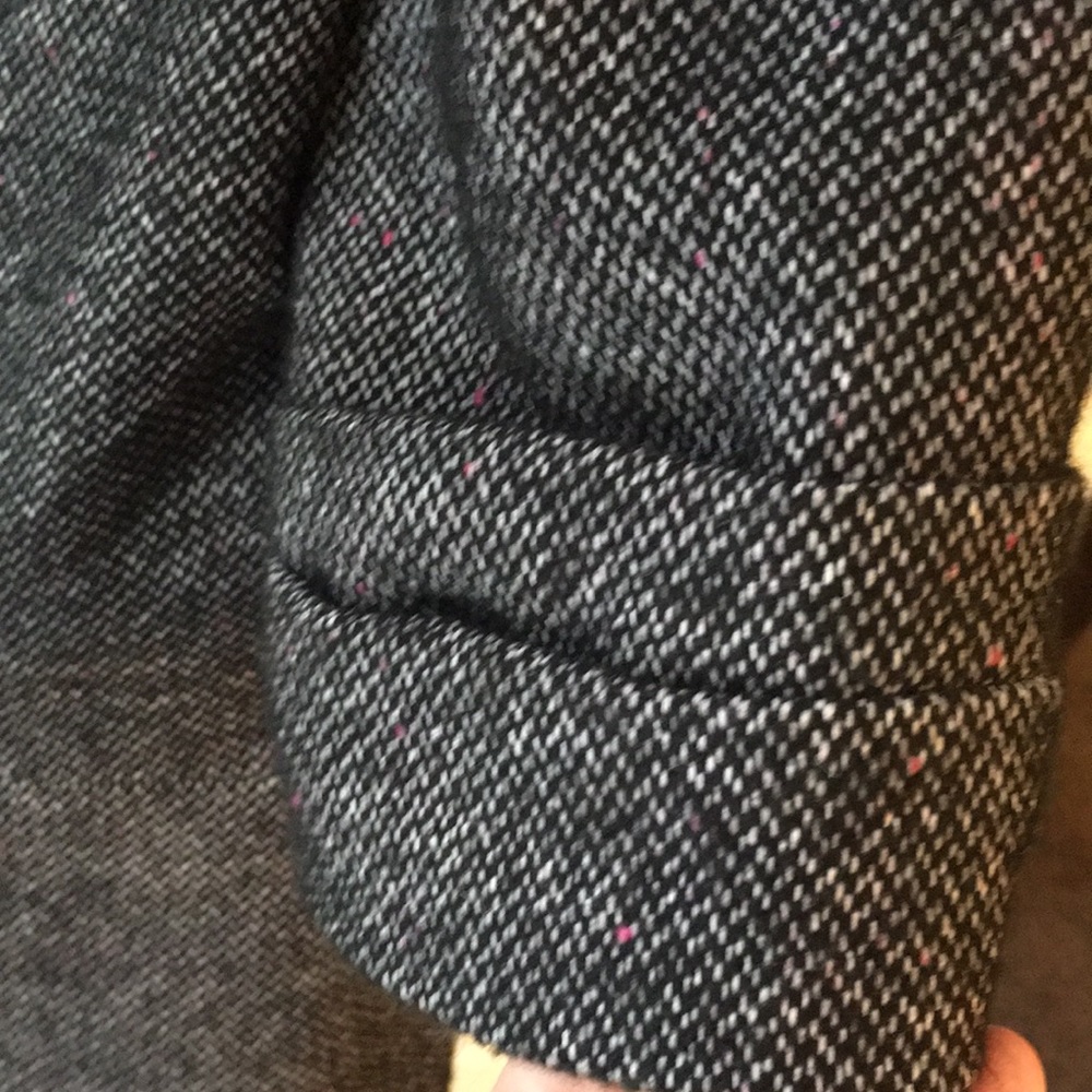 Like New The Limited Blazer - Picture 4 of 6